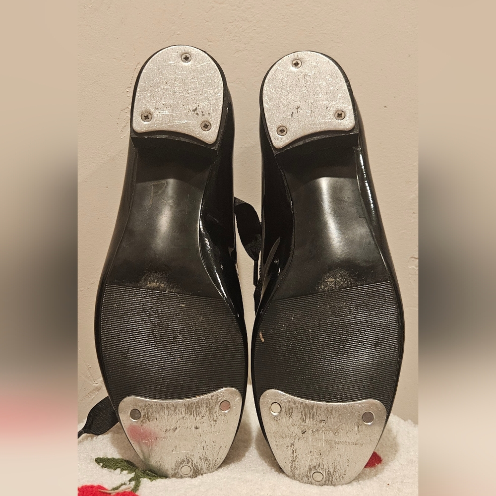 Girls Tap Shoes - Picture 2 of 3